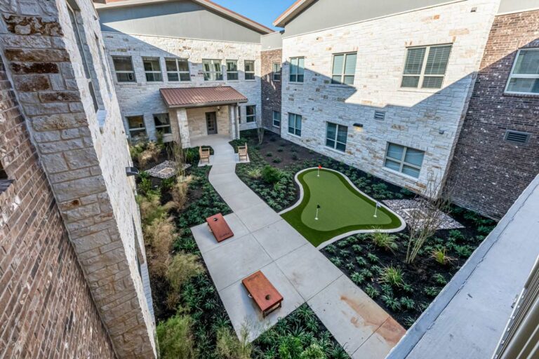 Buda Oaks | Courtyard